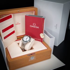 Omega Seamaster Diver 300M White Dial “Great White” 42MM – 210.30.42.20.04.001