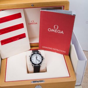 Omega Seamaster Diver 300M White Dial “Great White” Rubber Strap 42mm – 210.32.42.20.04.001