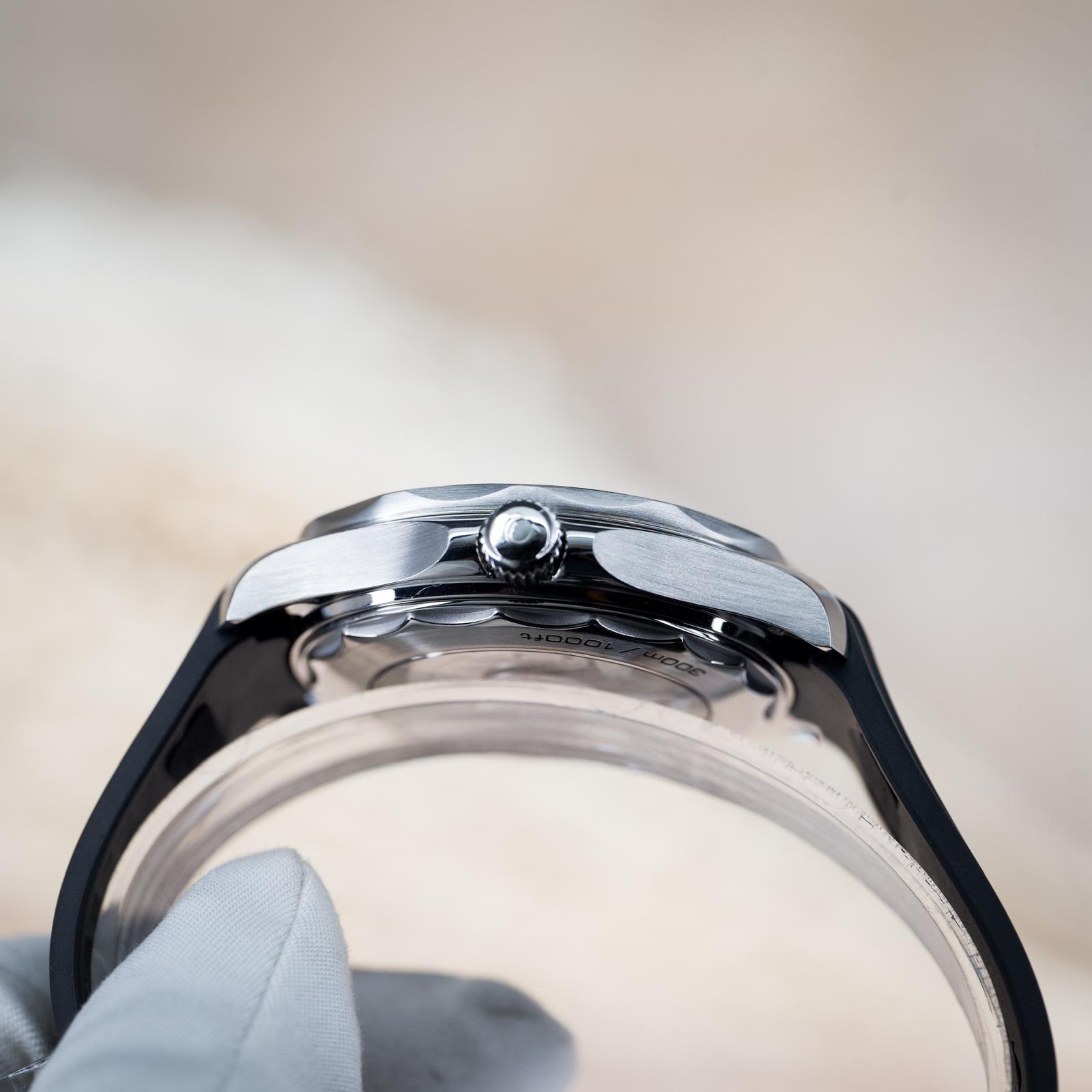Omega Seamaster Diver 300M White Dial "Great White" Rubber Strap 42mm - 210.32.42.20.04.001 - Image 11