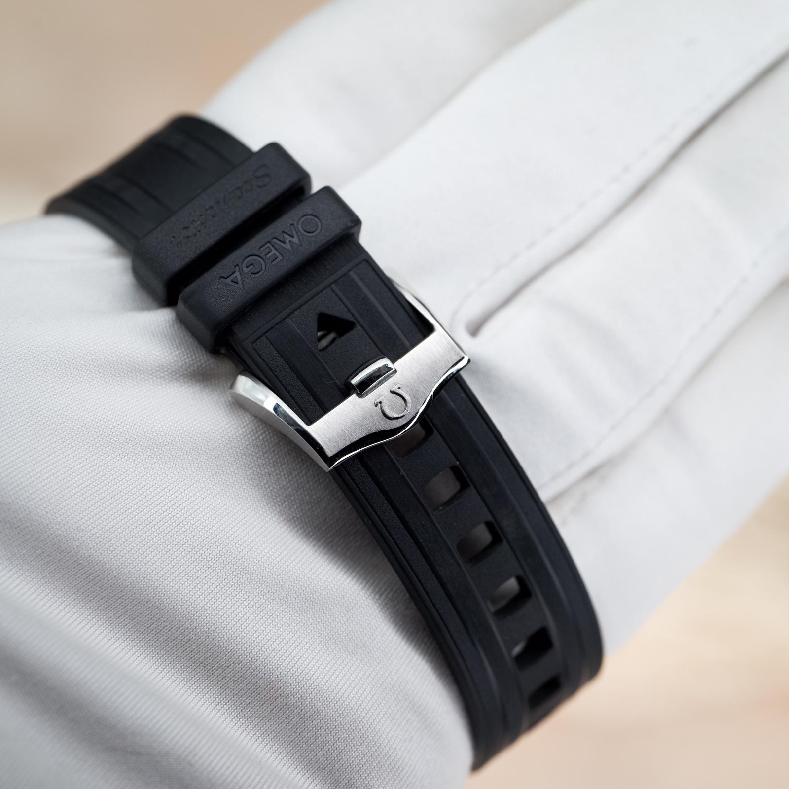 Omega Seamaster Diver 300M White Dial "Great White" Rubber Strap 42mm - 210.32.42.20.04.001 - Image 14