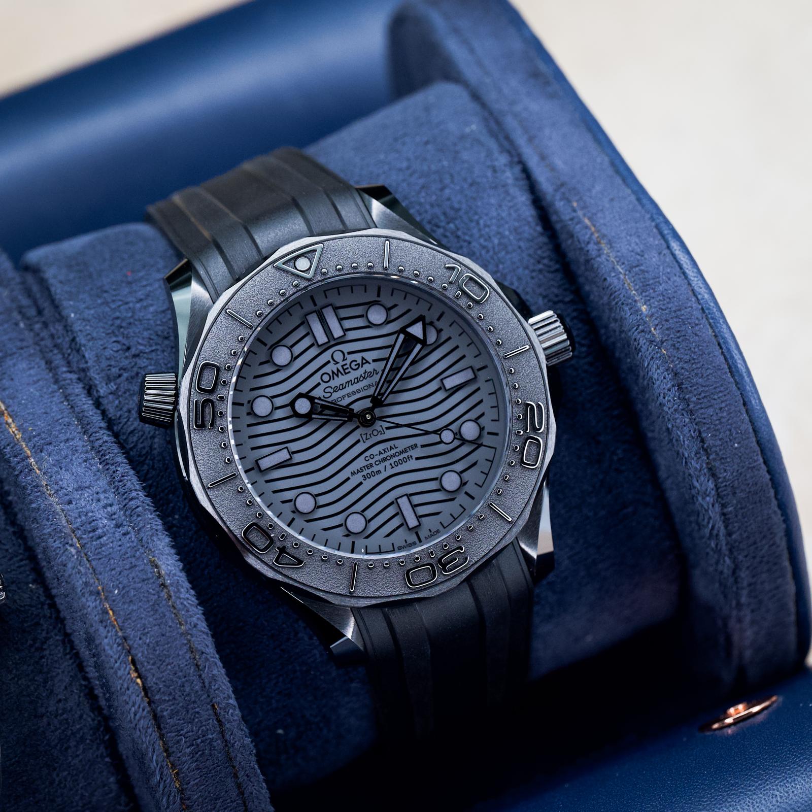 Omega Seamaster Diver 300M Black Ceramic Black Dial "All Black" - 210.92.44.20.01.003 - Image 20
